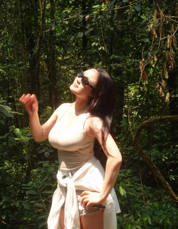 Bộ ảnh “núi rừng” không góc chết của hot girl xinh đẹp, hot rần rần MXH những ngày vừa qua- Ảnh 4.